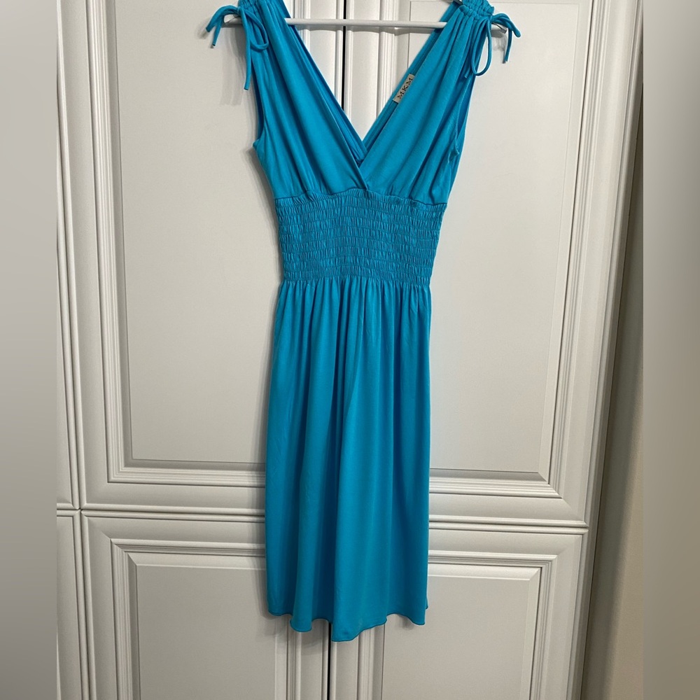 MKM Design Women’s Sz Medium Sleeveless Blue V Neck Smocking Shoulder Ties Midi